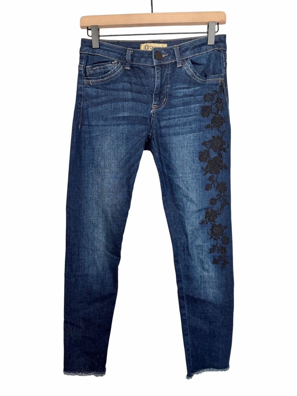 Democracy Embroidered Seamless Ankle Skimmer Jeans - Size 2